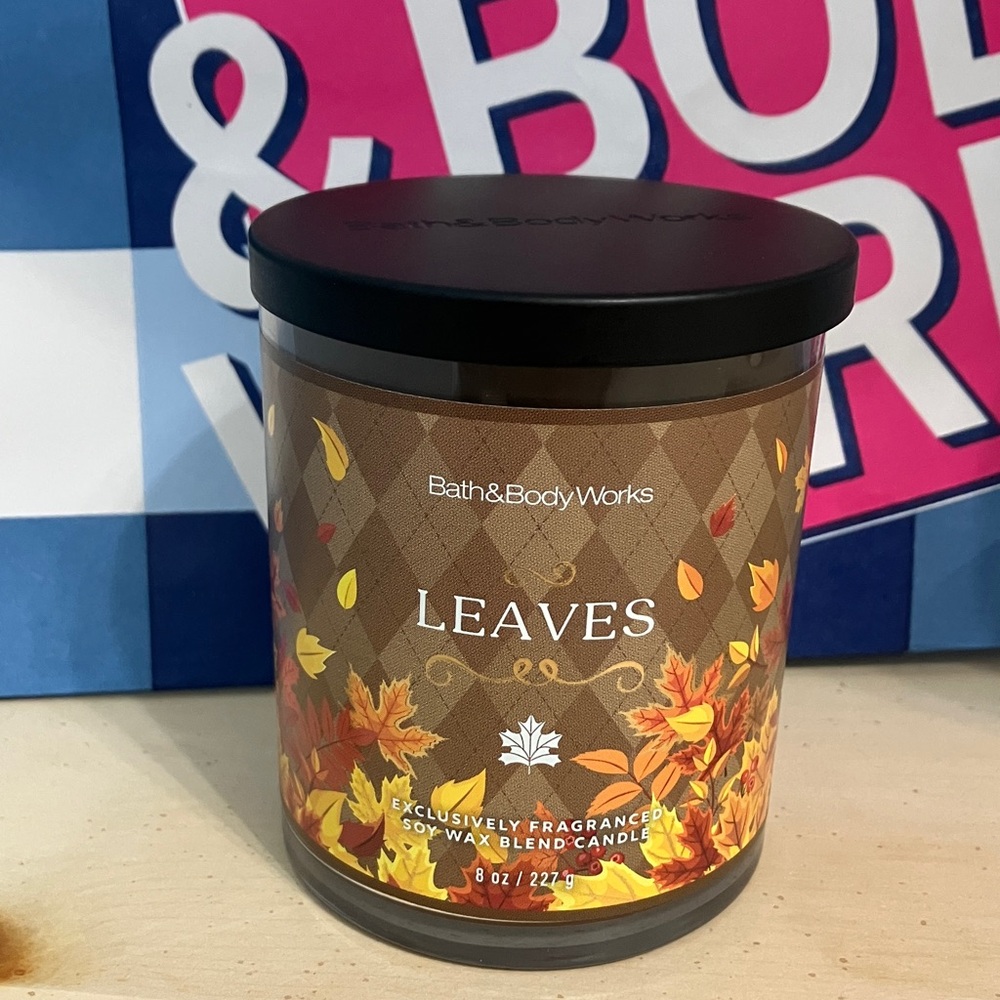 Bath & Body Works Leaves Candle - Multicolor